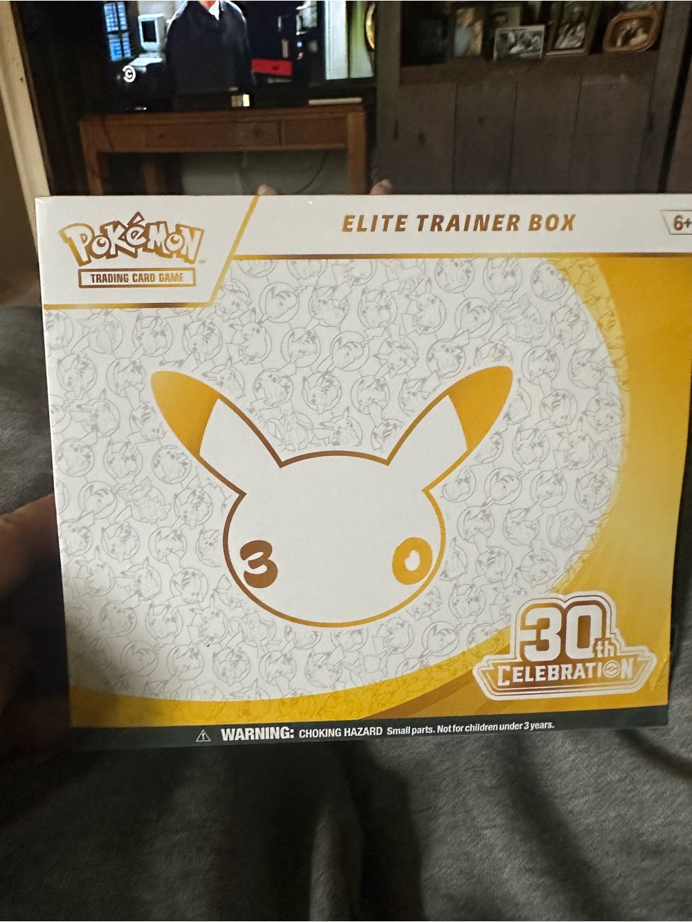 Pokemon Elite Trainer Box 30th Celebration - Yellow & White